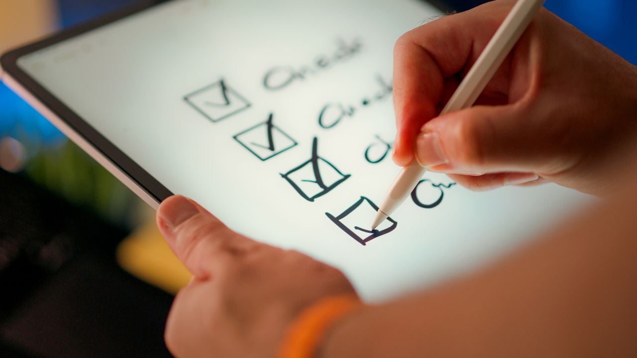 How to Use HubSpot as a Survey Tool to Track Post-Program Outcomes